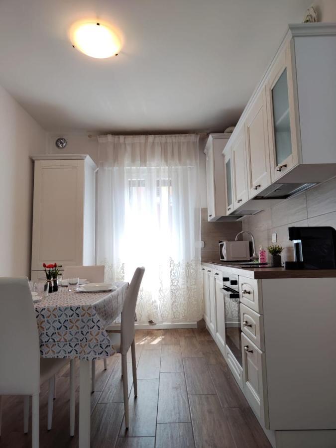 Sweet Apartment - Centre Peschiera del Garda Bagian luar foto